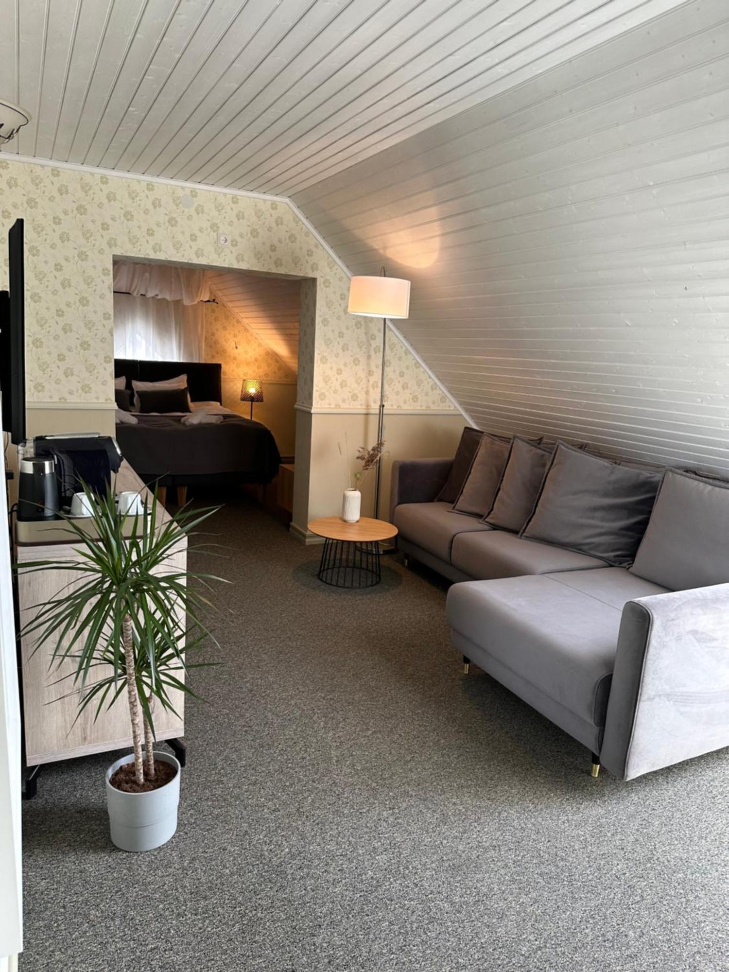 Vanalinna Boutique Hotel Kuressaare Ngoại thất bức ảnh